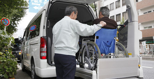 福祉車両の整備と保証 ご購入後も安心の無料保証とロードサービス
