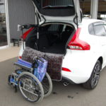 お客様のご希望で、VOLVO V40に、車いす収納装置カロリフト４０を改造して取り付けました。