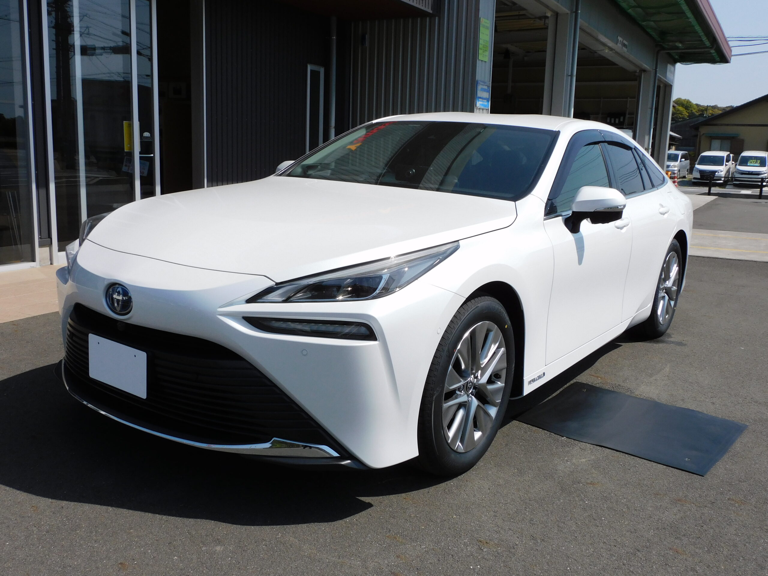 トヨタ燃料電池自動車「MIRAI」ミライで世界初の福祉車両改造を施工